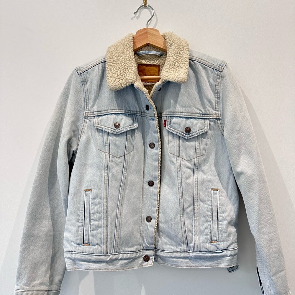 LEVIS vintage trucker denim Sherpa lined jacket